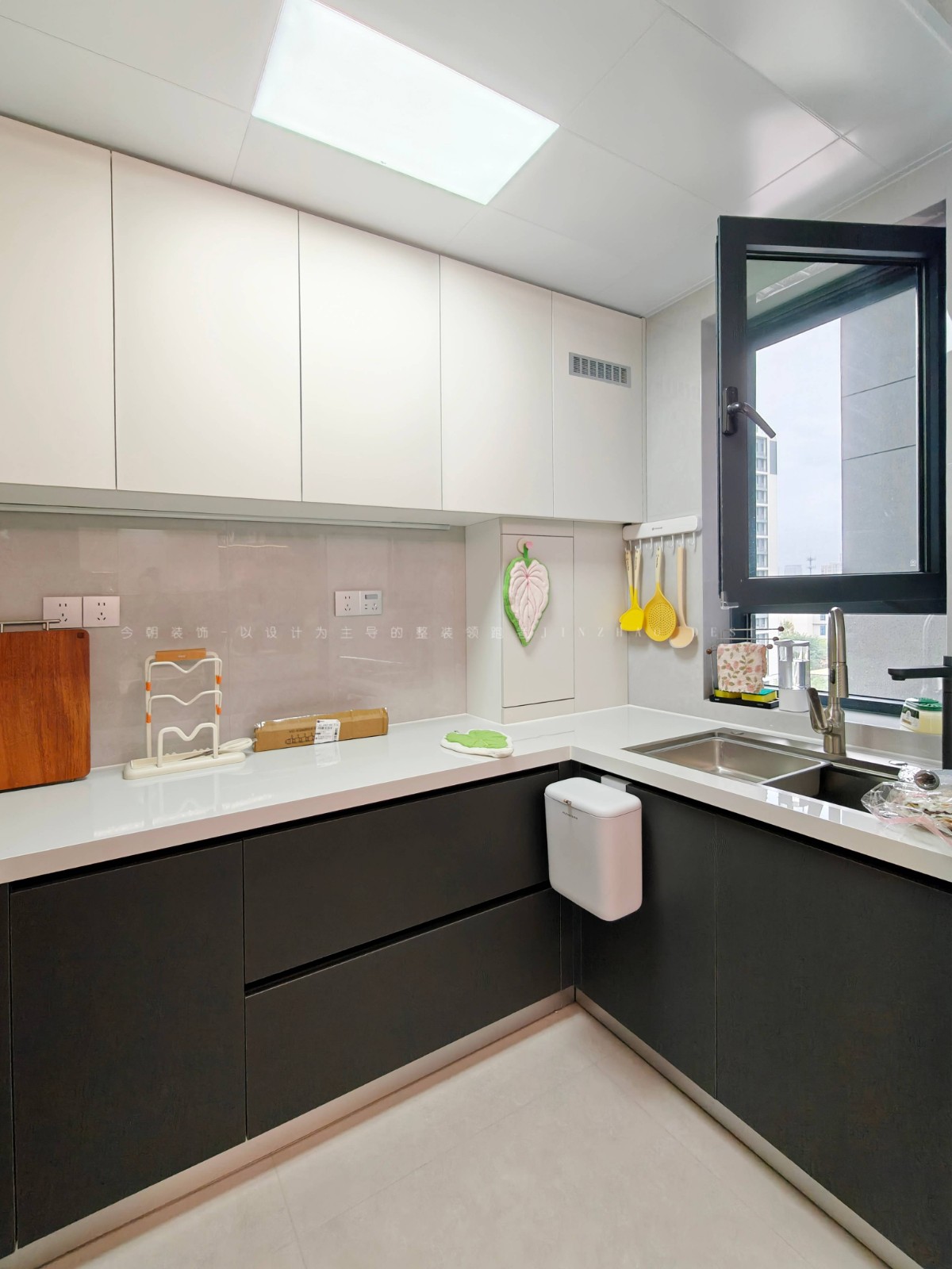 城发投云华现代简约风格厨房装修效果图